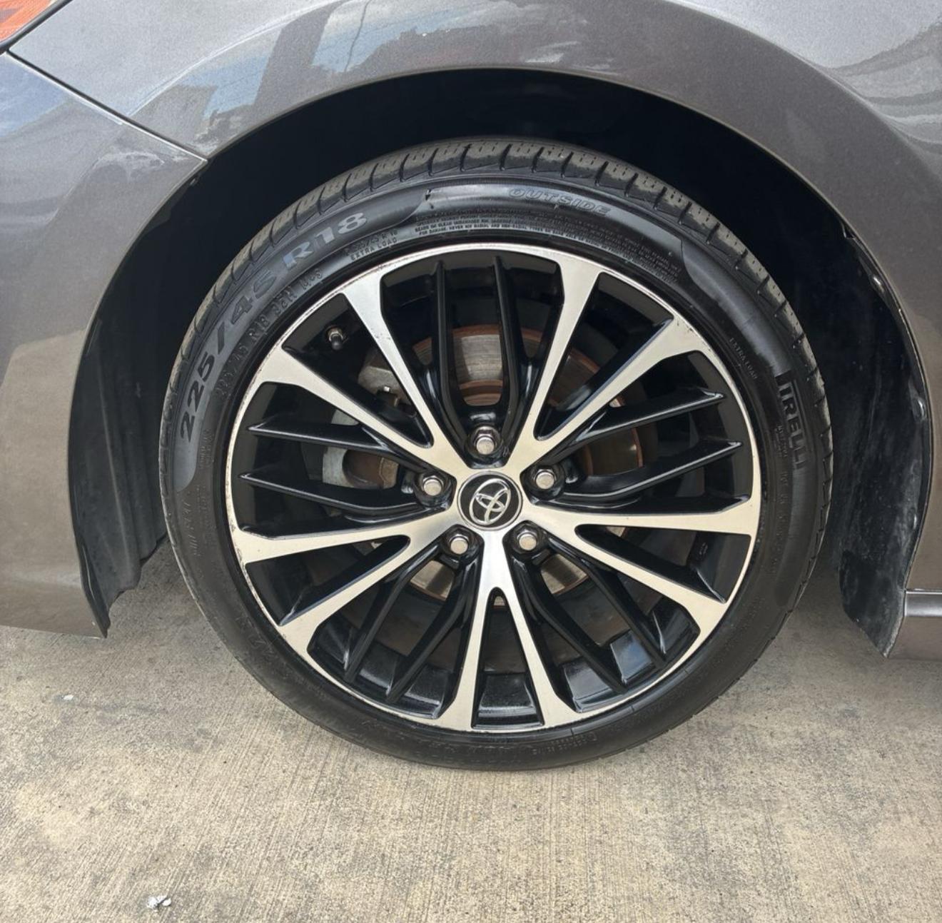 
								TOYOTA CAMRY LE 2019 full									