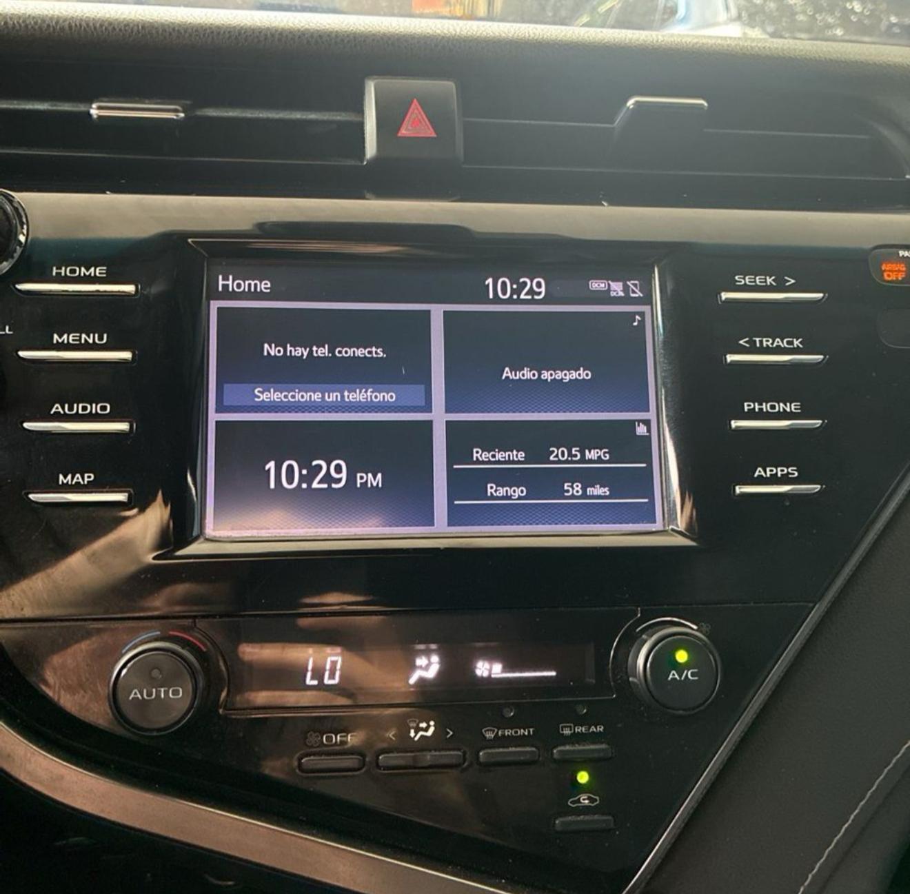 
								TOYOTA CAMRY LE 2019 full									