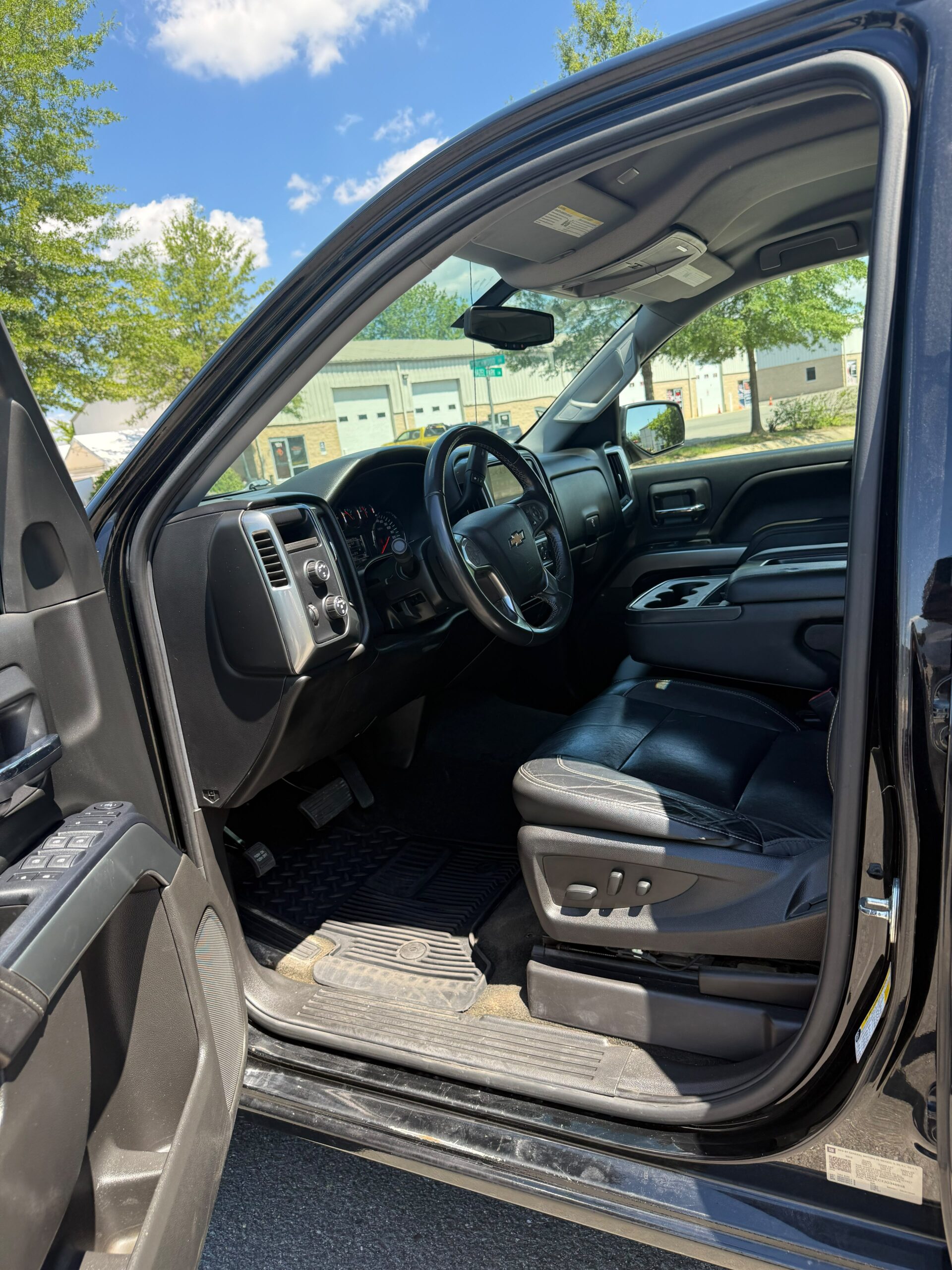 
								CHEVROLET SILVERADO 1500 LT 2018 full									