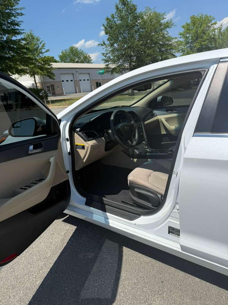 
								HYUNDAI SONATA SE 2017 full									