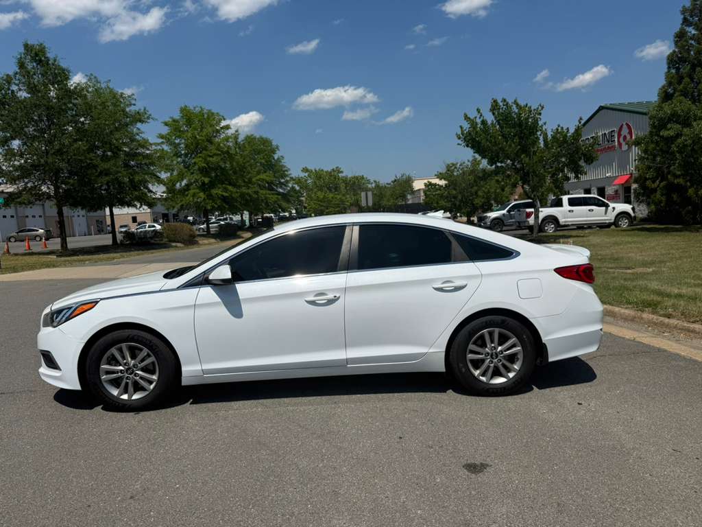 HYUNDAI SONATA SE 2017