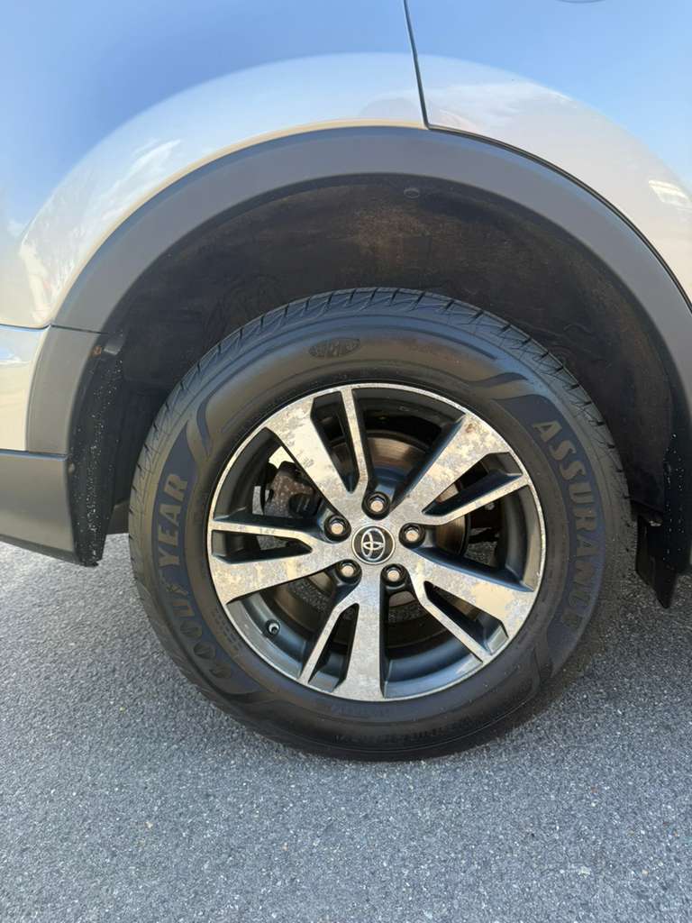 
								TOYOTA RAV4 XLE 2016 full									
