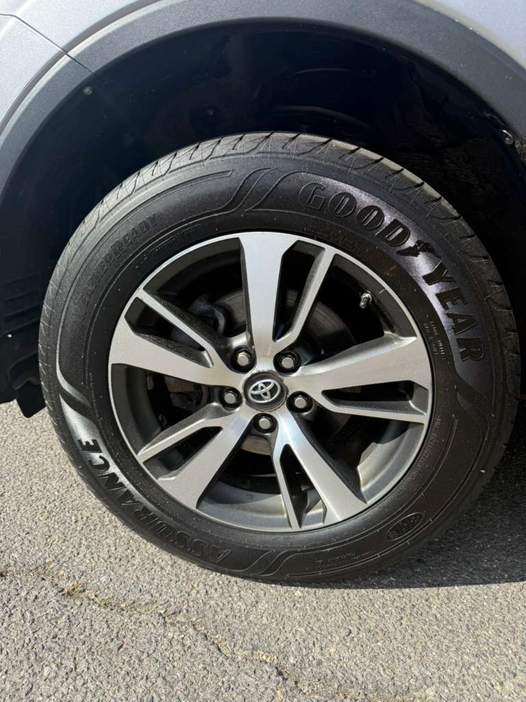 
								TOYOTA RAV4 XLE 2016 full									