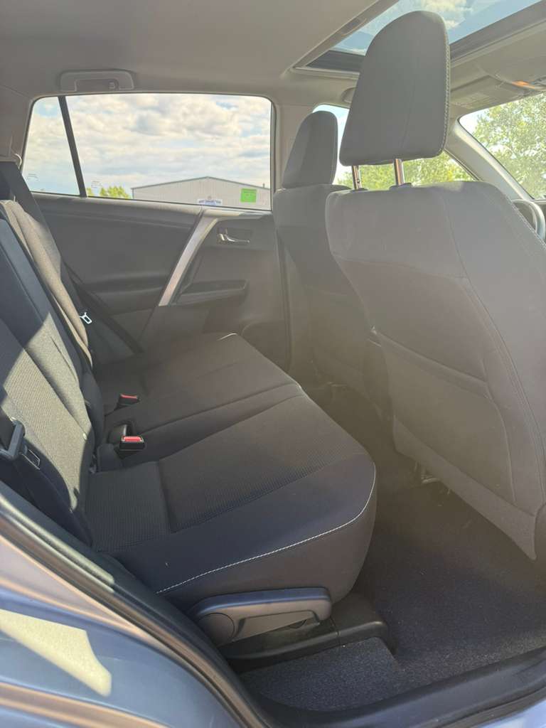 
								TOYOTA RAV4 XLE 2016 full									