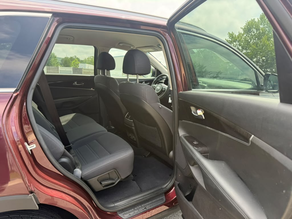 
								KIA SORENTO LX 2018 full									