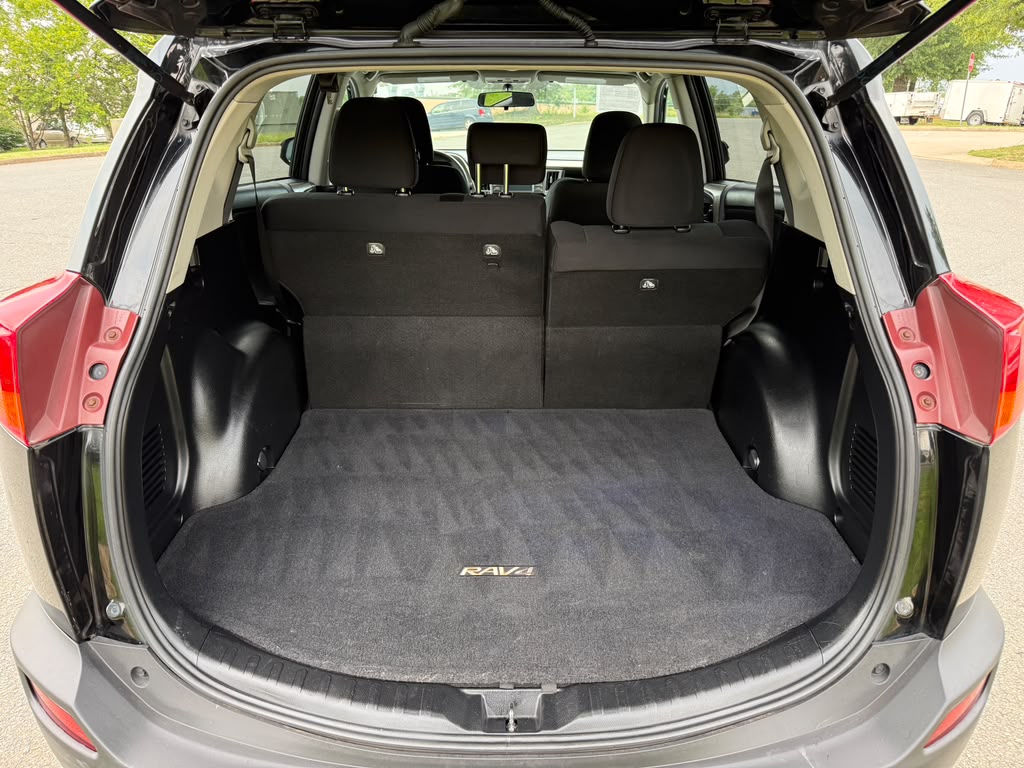 
								TOYOTA RAV4 XLE 2013 full									
