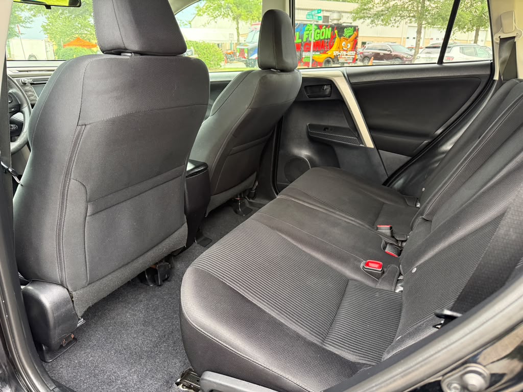 
								TOYOTA RAV4 XLE 2013 full									