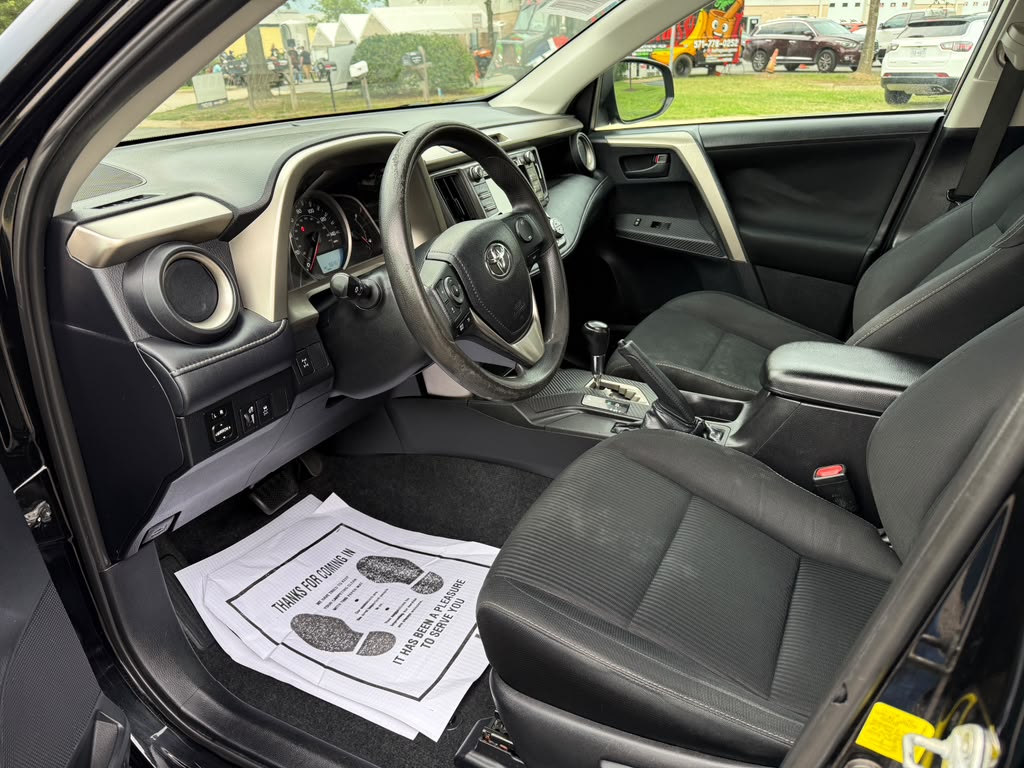 
								TOYOTA RAV4 XLE 2013 full									