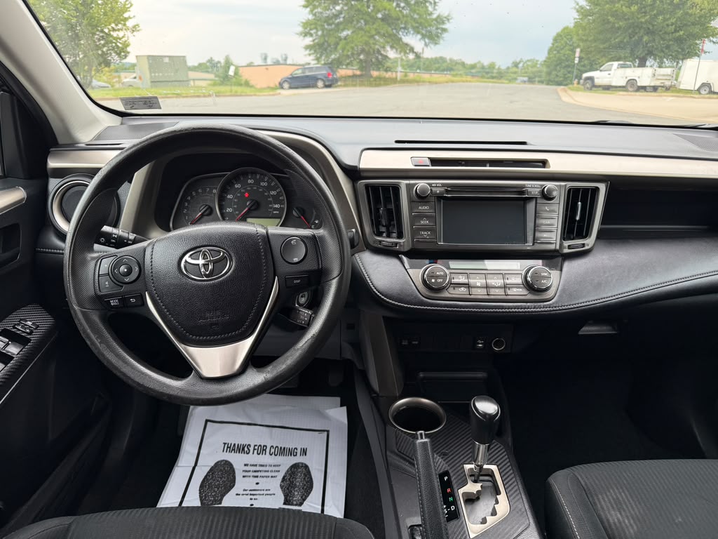 
								TOYOTA RAV4 XLE 2013 full									