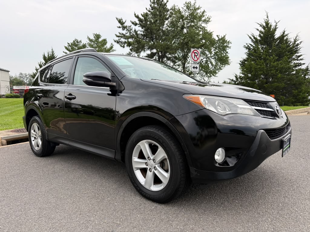 TOYOTA RAV4 XLE 2013