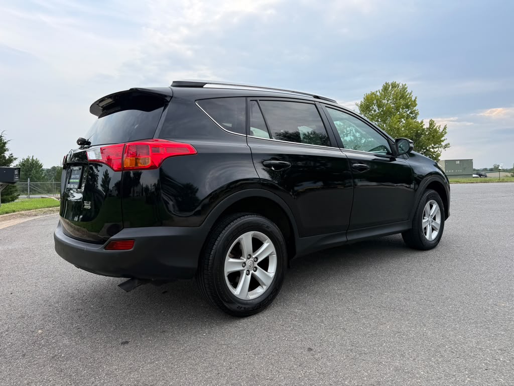TOYOTA RAV4 XLE 2013