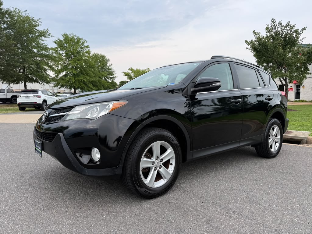 TOYOTA RAV4 XLE 2013
