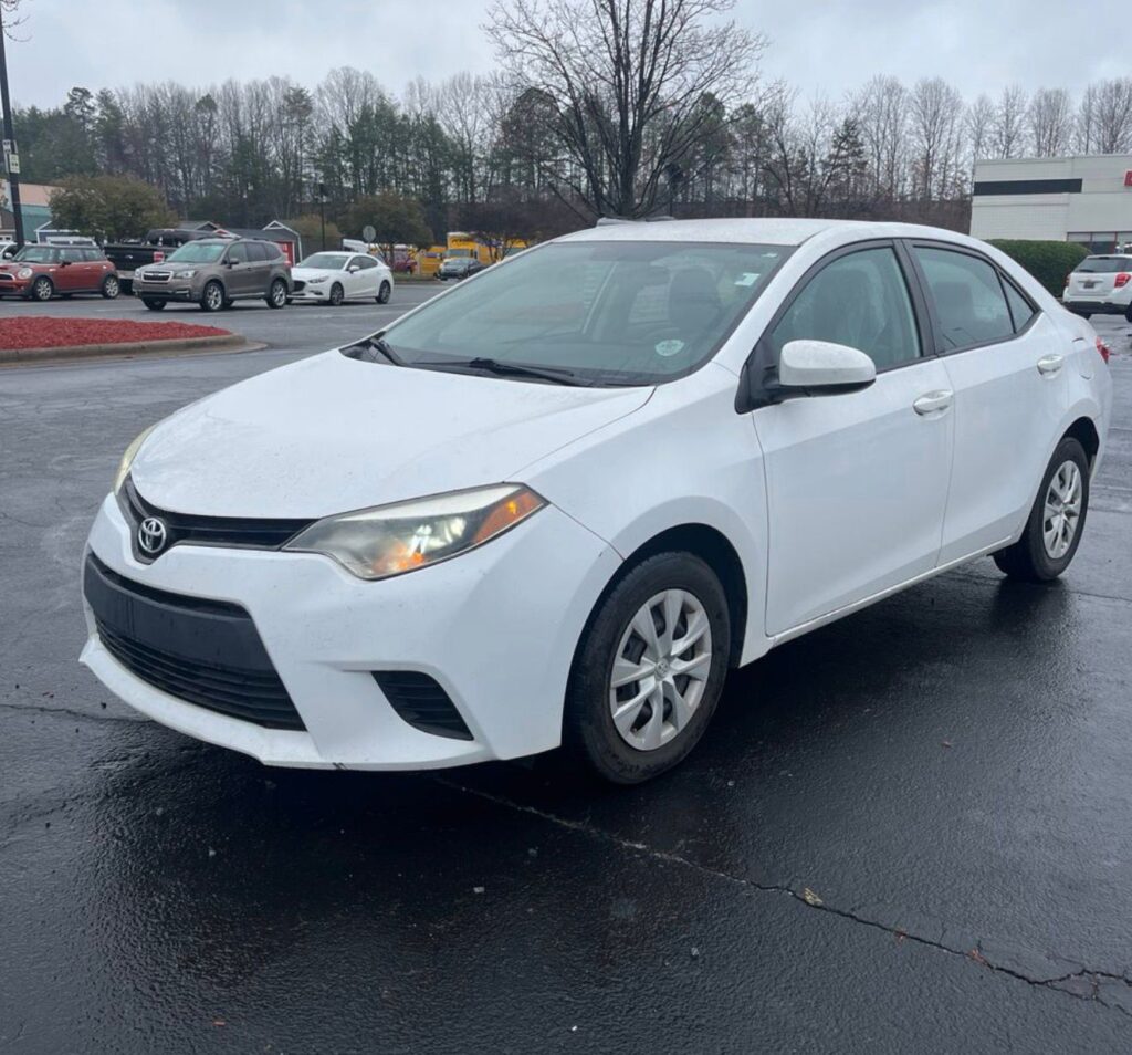Toyota Corolla LE