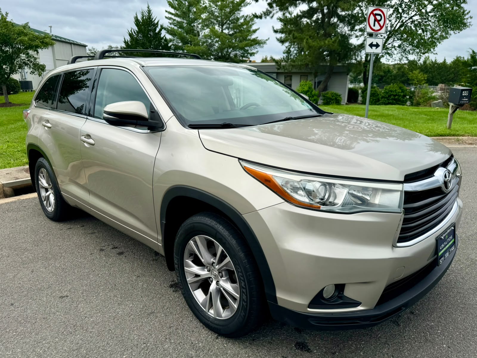 
								TOYOTA HIGHLANDER LE 2015 full									