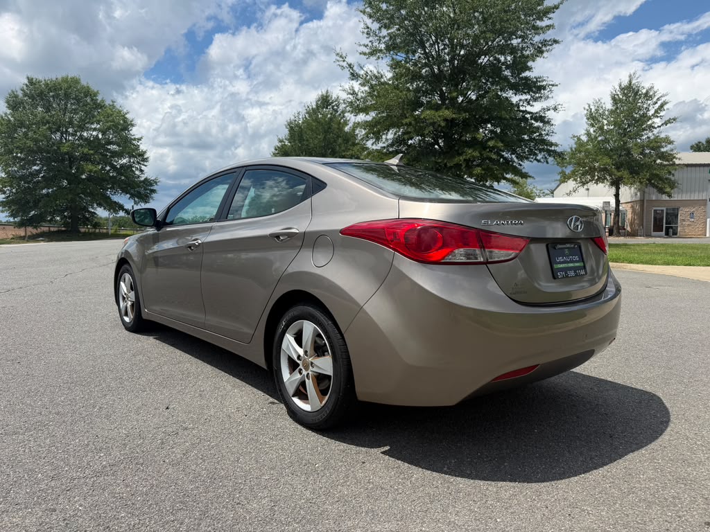 
								HYUNDAI ELANTRA GLS 2013 full									