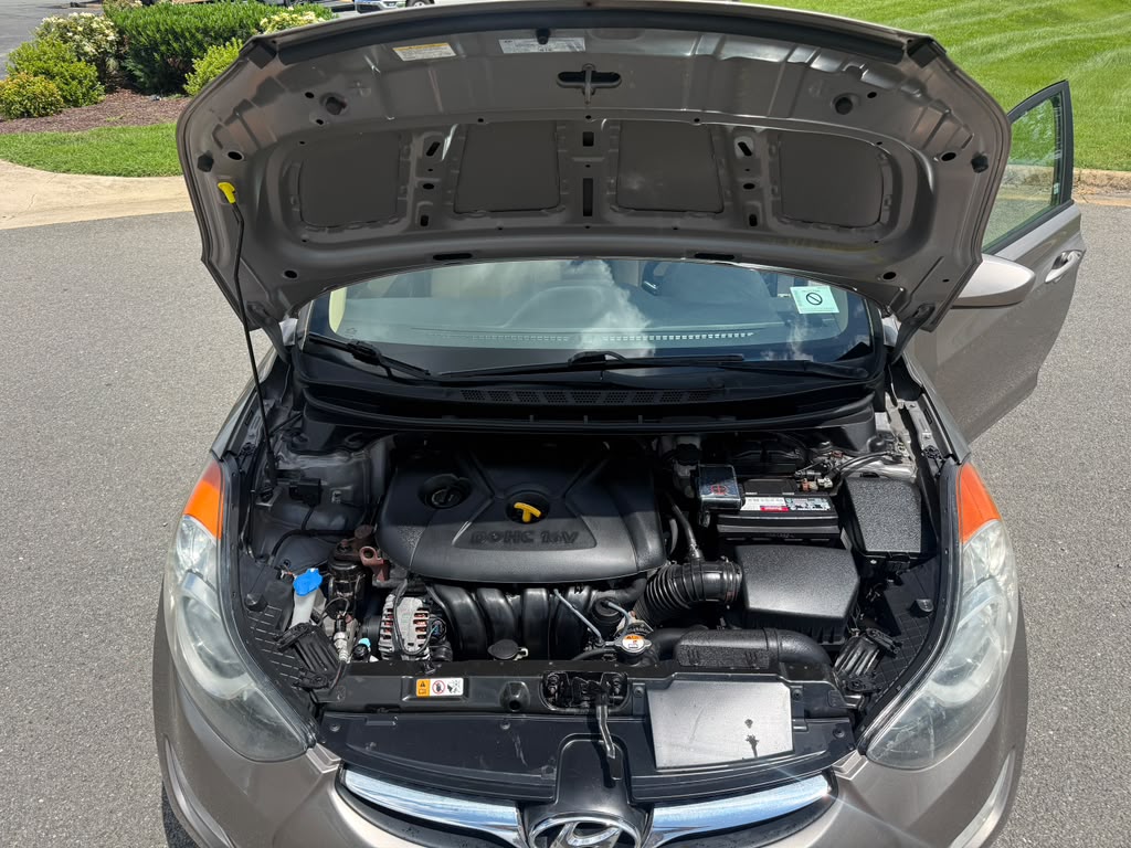 
								HYUNDAI ELANTRA GLS 2013 full									