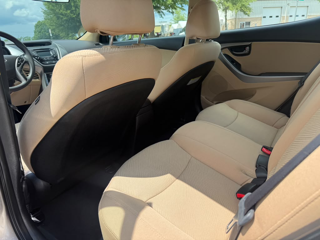
								HYUNDAI ELANTRA GLS 2013 full									