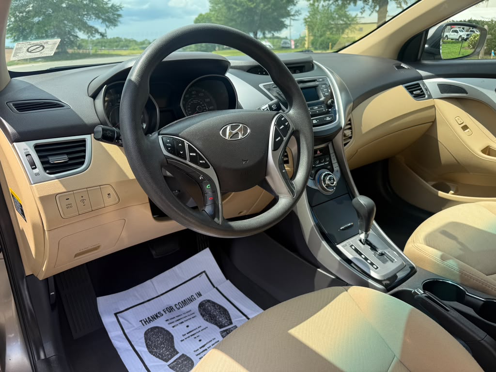 
								HYUNDAI ELANTRA GLS 2013 full									