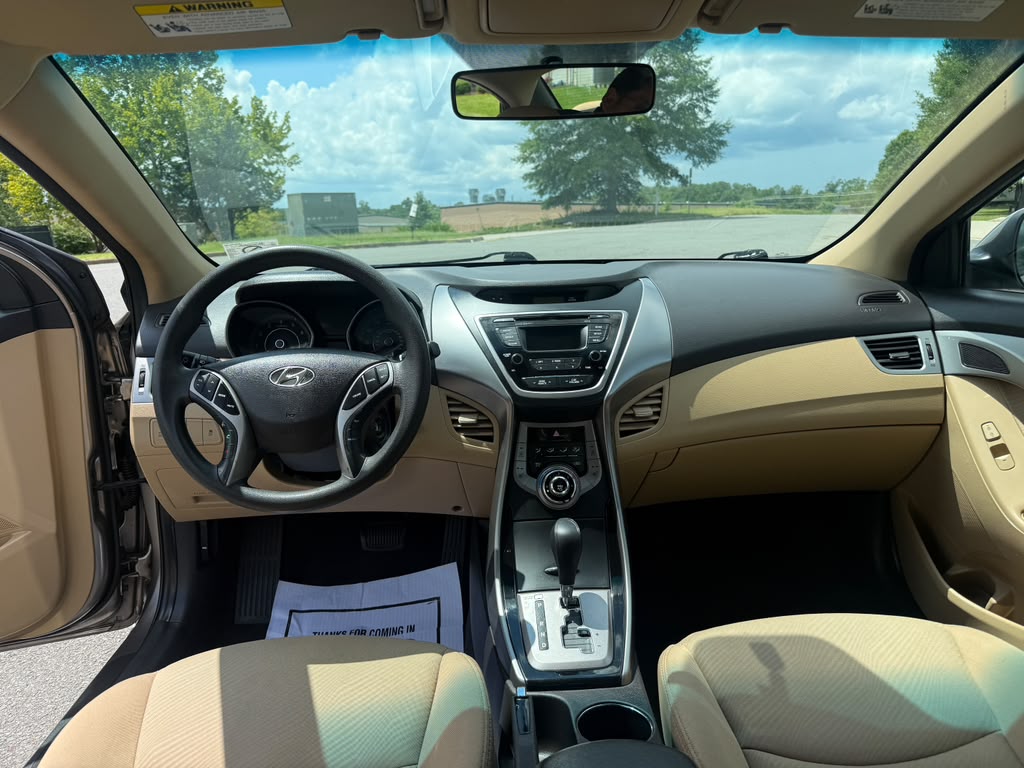 
								HYUNDAI ELANTRA GLS 2013 full									