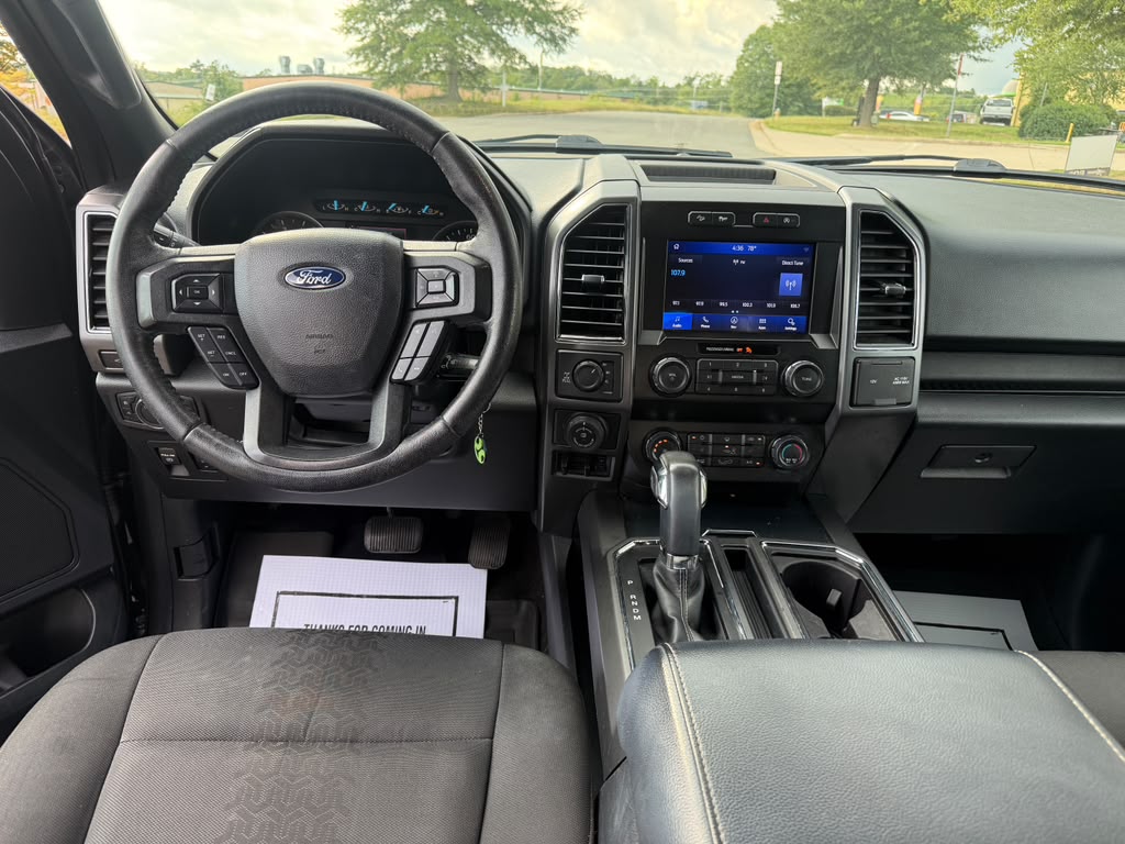
								FORD F-150 XLT 2019 full									