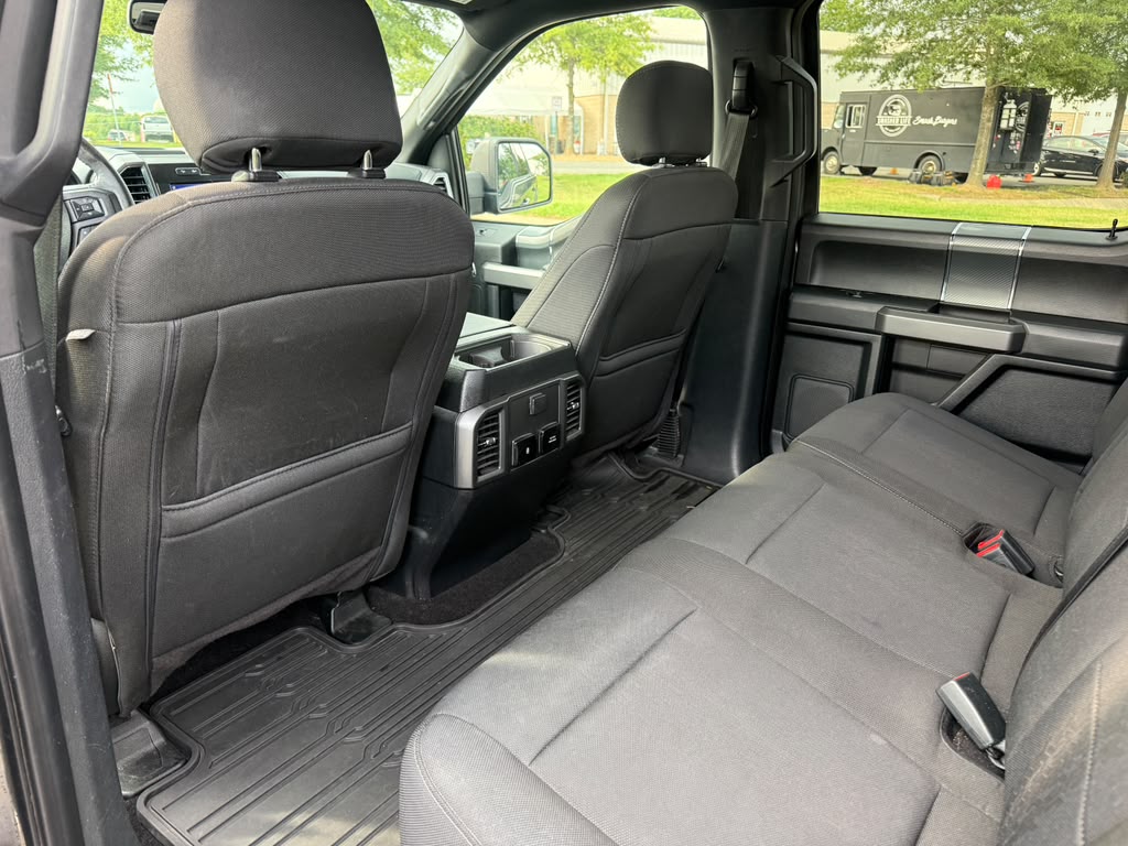 
								FORD F-150 XLT 2019 full									