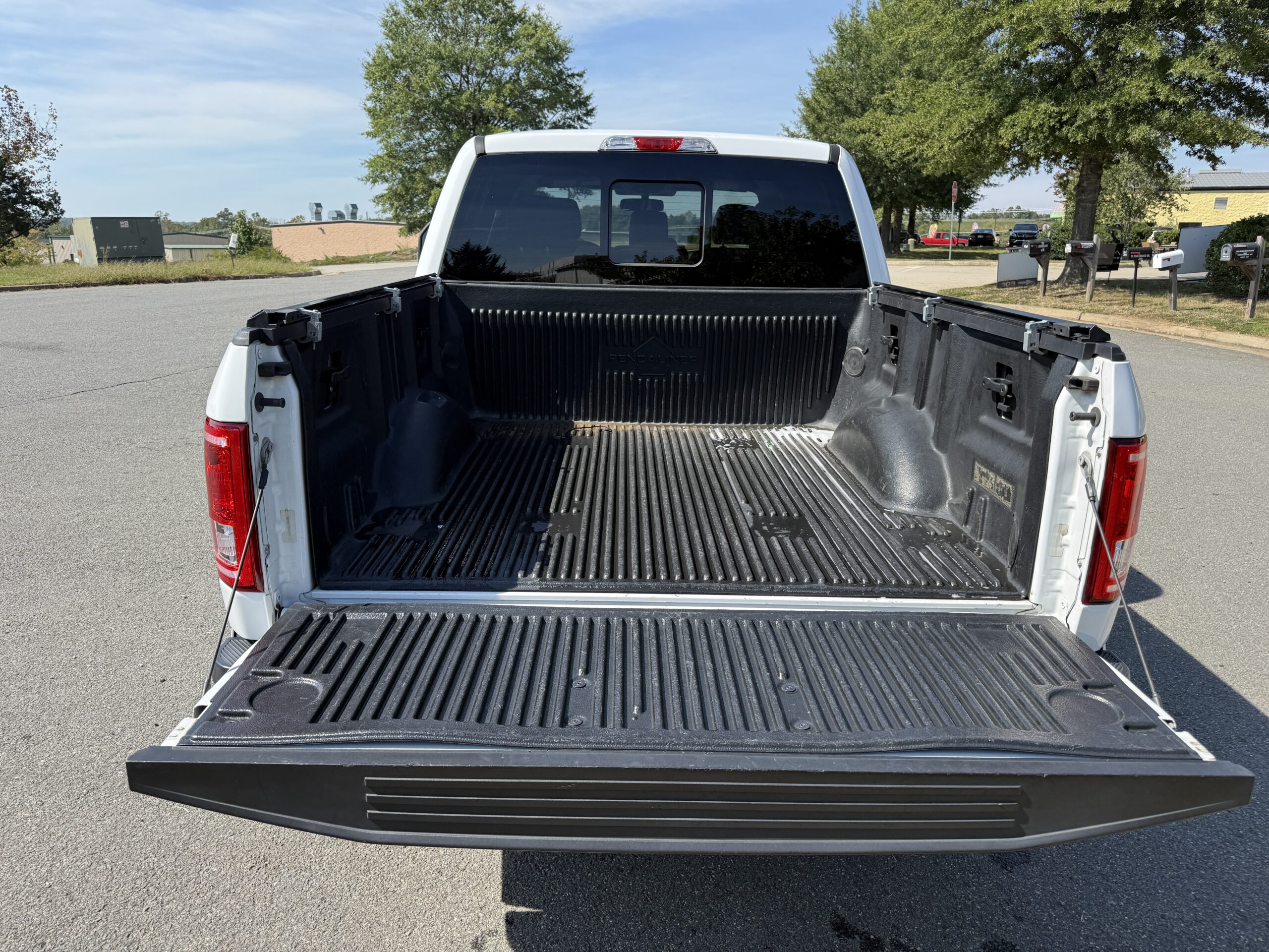 
								 FORD F-150 XLT 2015 full									