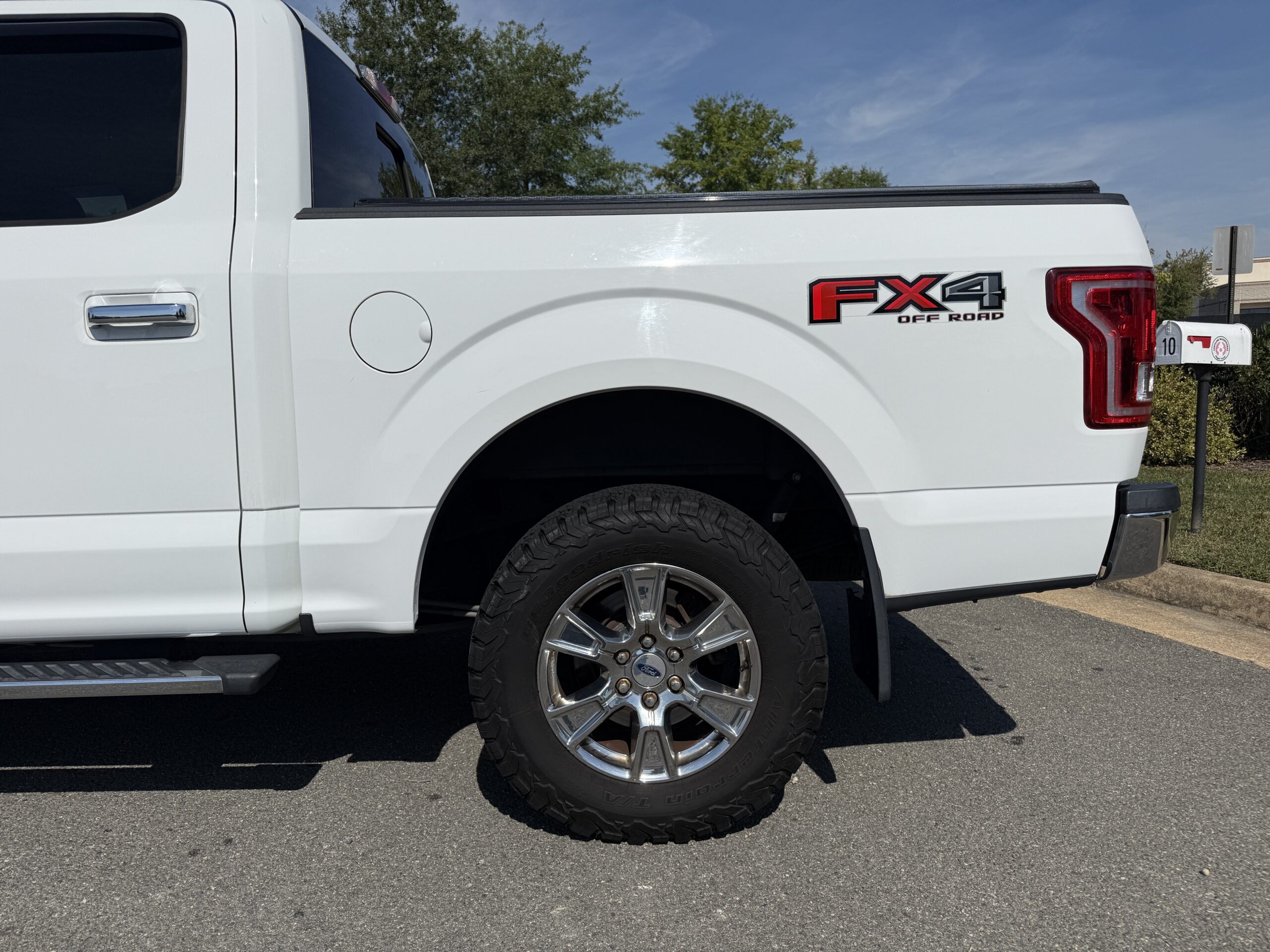 
								 FORD F-150 XLT 2015 full									