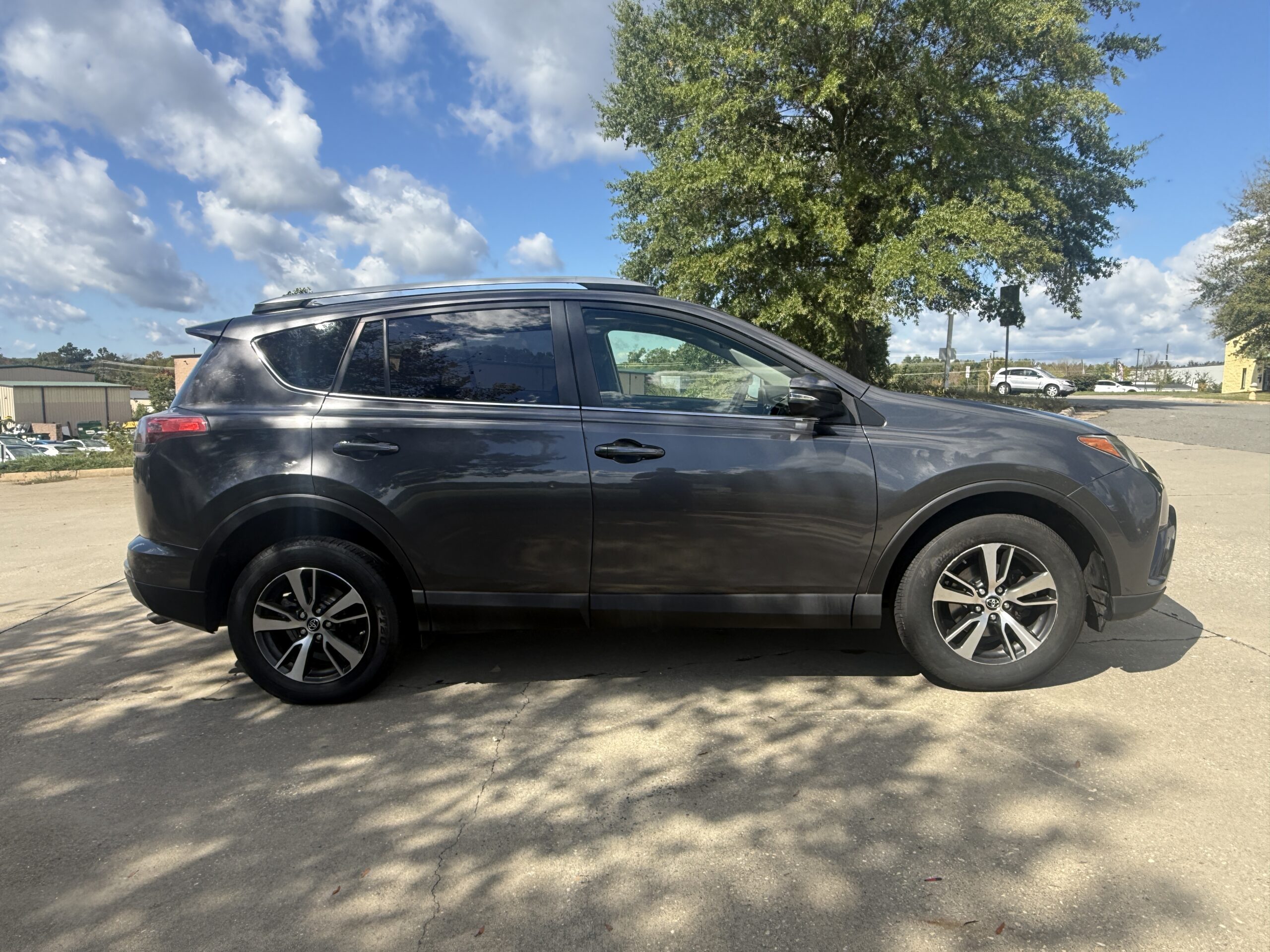 TOYOTA RAV4 XLE 2017