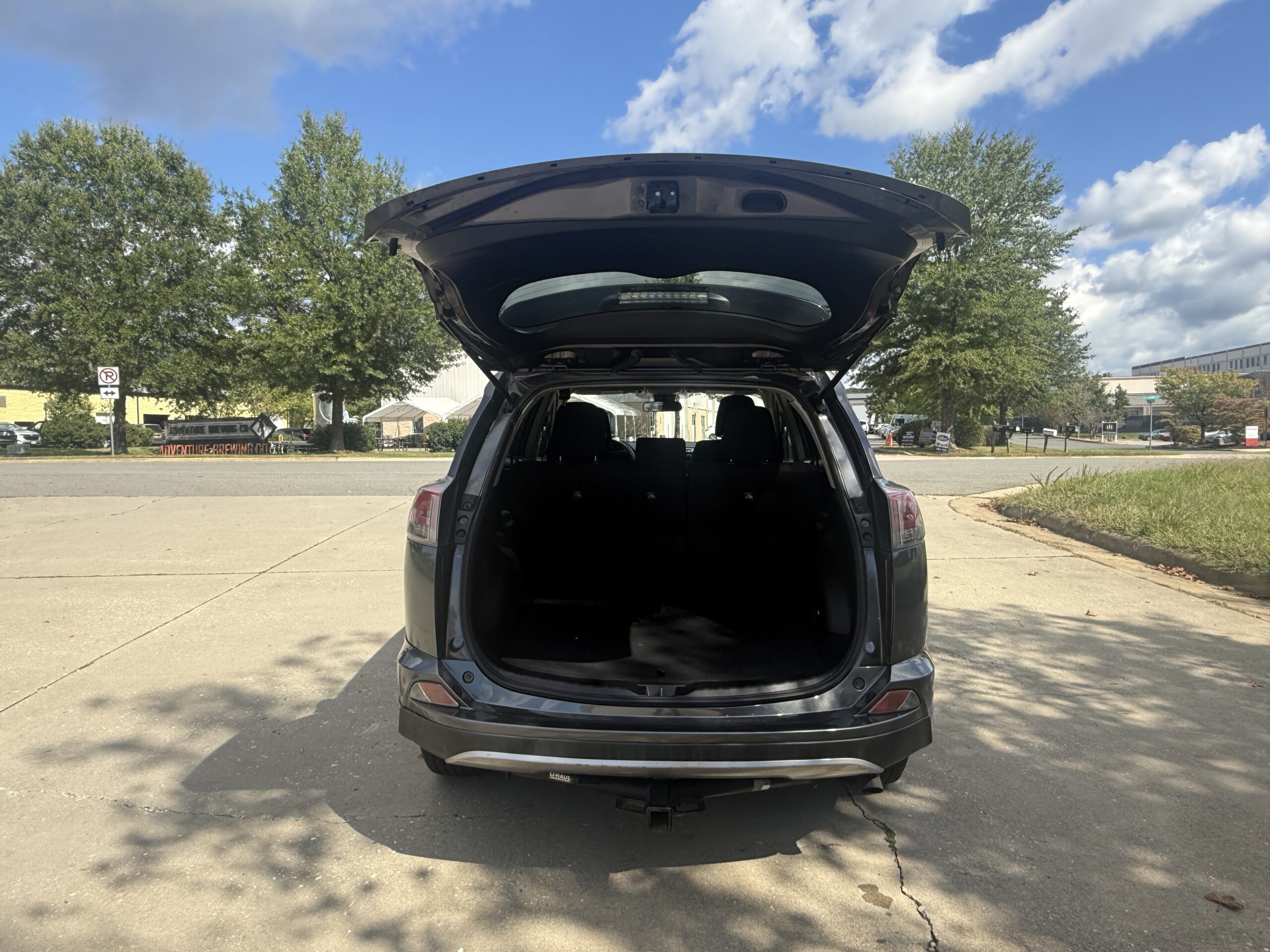 
								TOYOTA RAV4 XLE 2017 full									