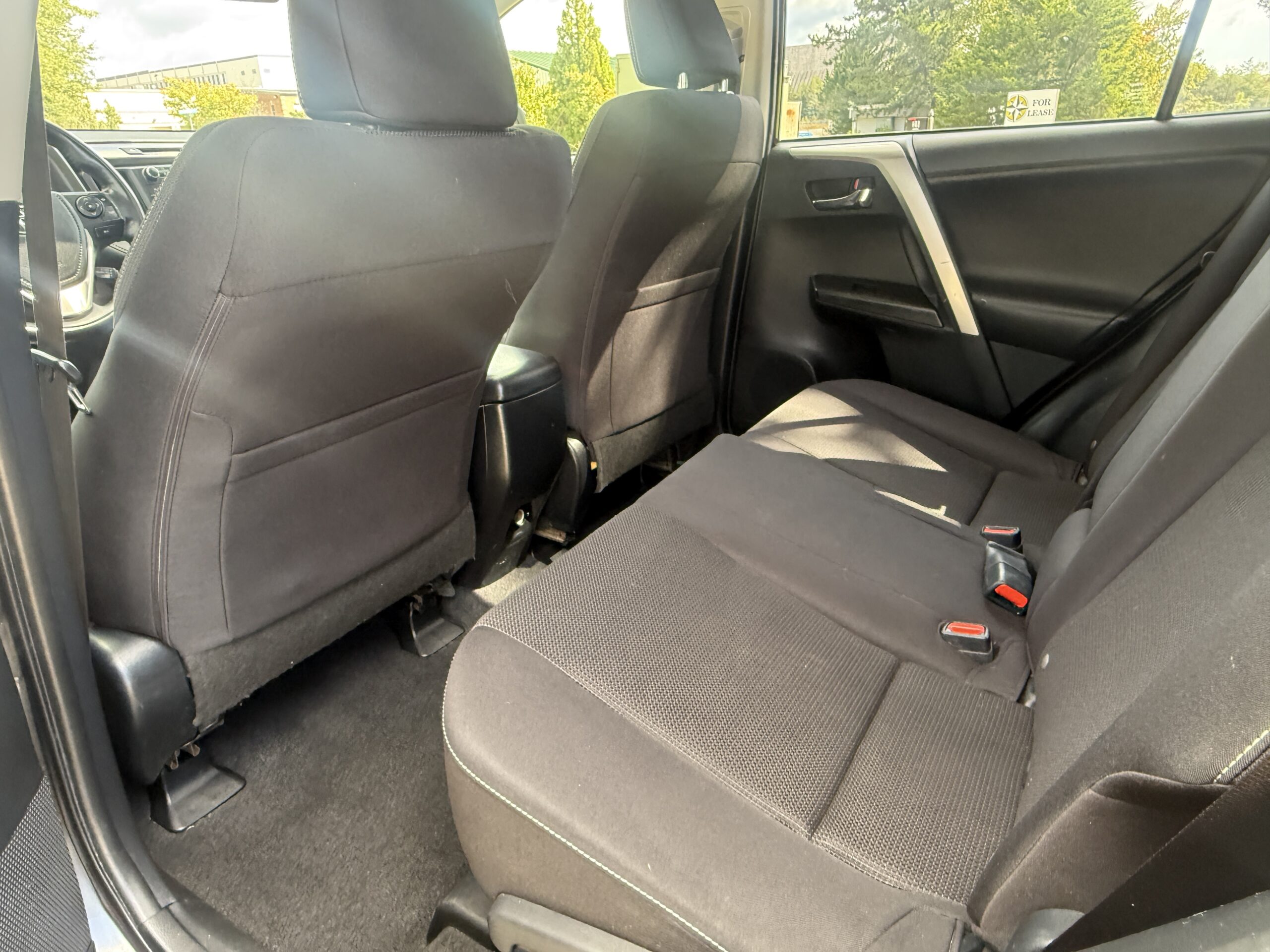 
								TOYOTA RAV4 XLE 2017 full									