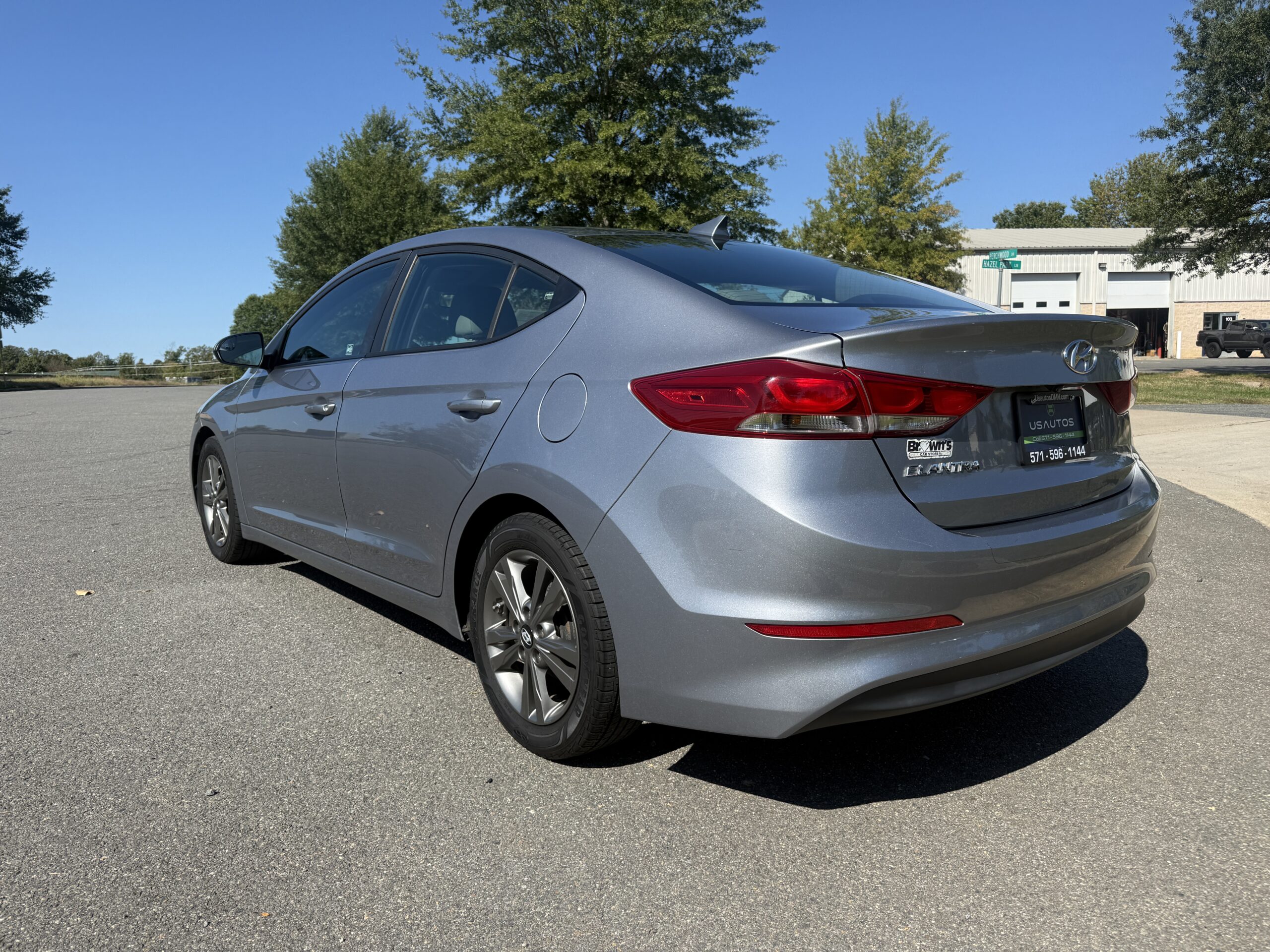 
								HYUNDAI ELANTRA SE 2017 full									