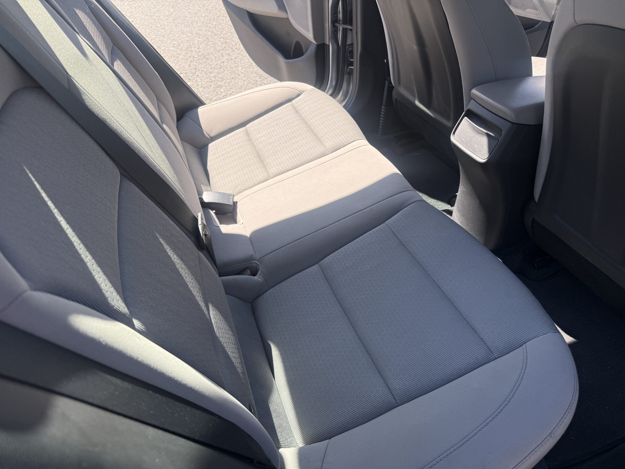 
								HYUNDAI ELANTRA SE 2017 full									