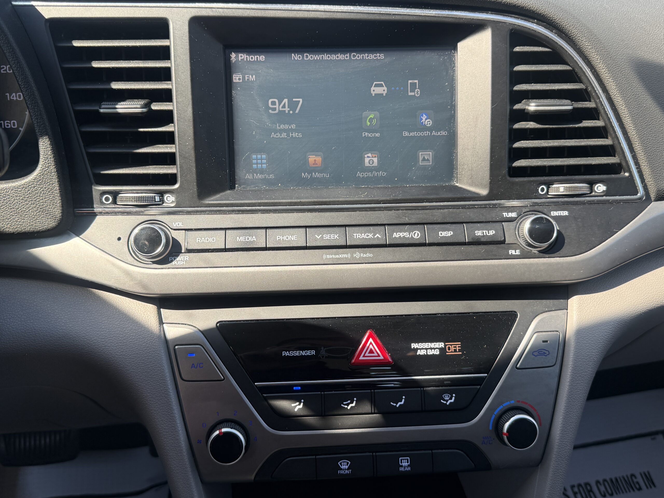 
								HYUNDAI ELANTRA SE 2017 full									