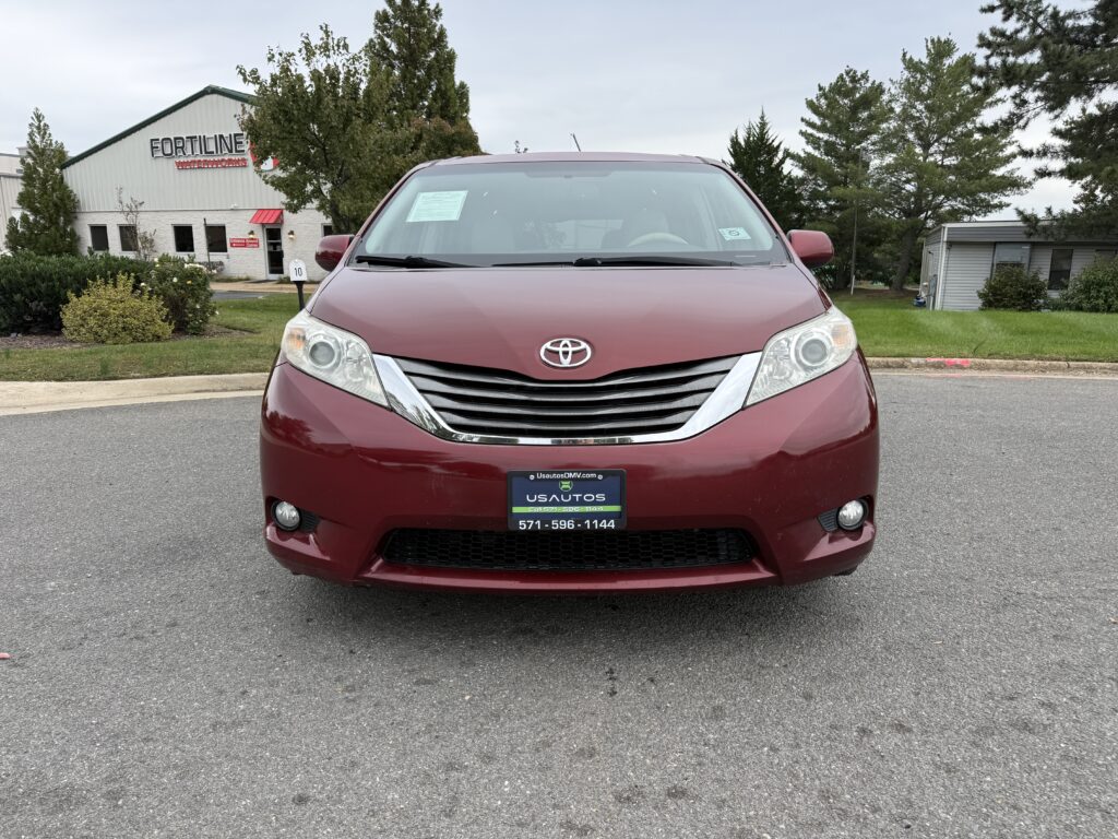 TOYOTA SIENNA LIMITED PREMIUM 2012
