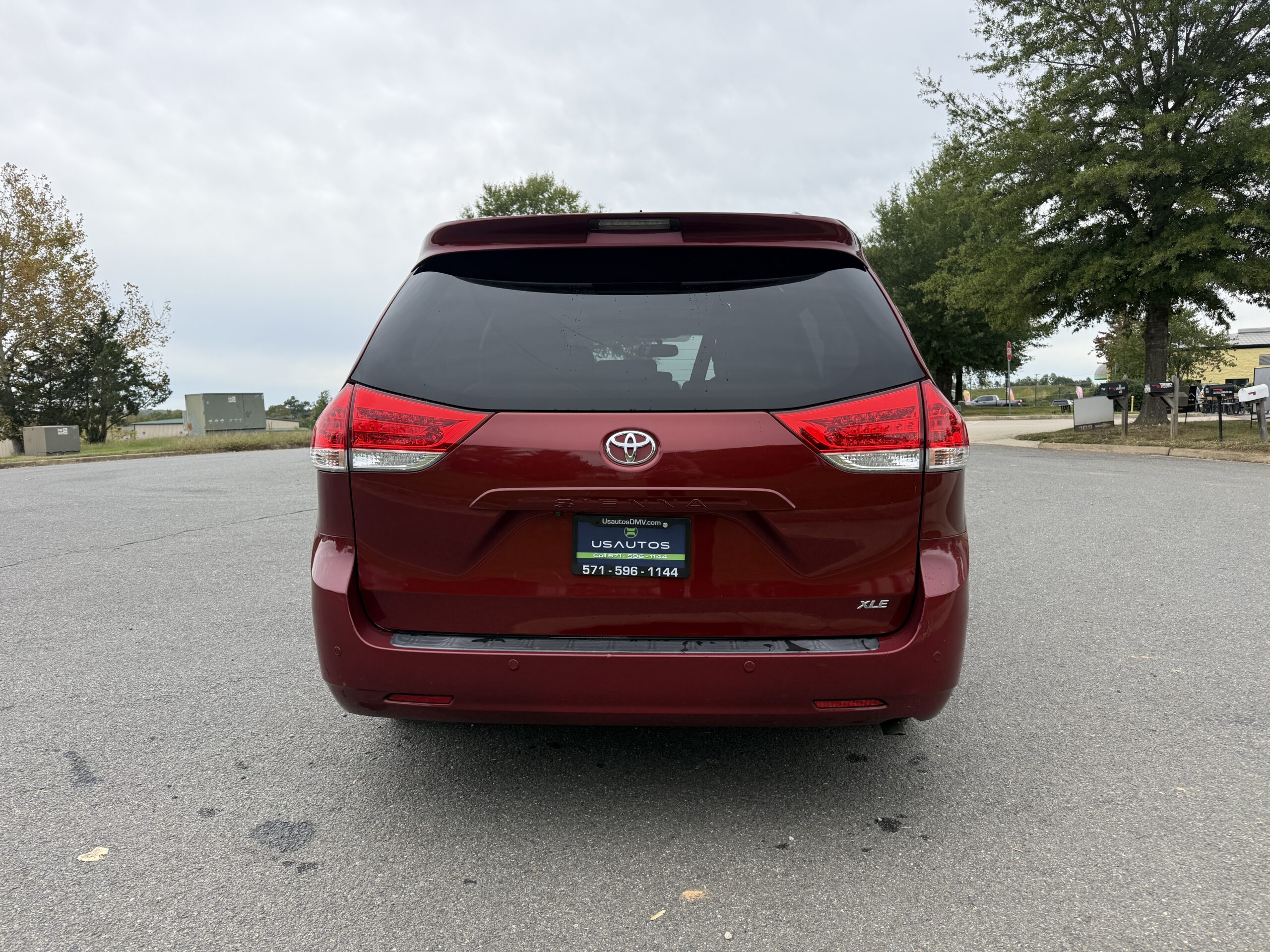
								TOYOTA SIENNA LIMITED PREMIUM 2012 full									