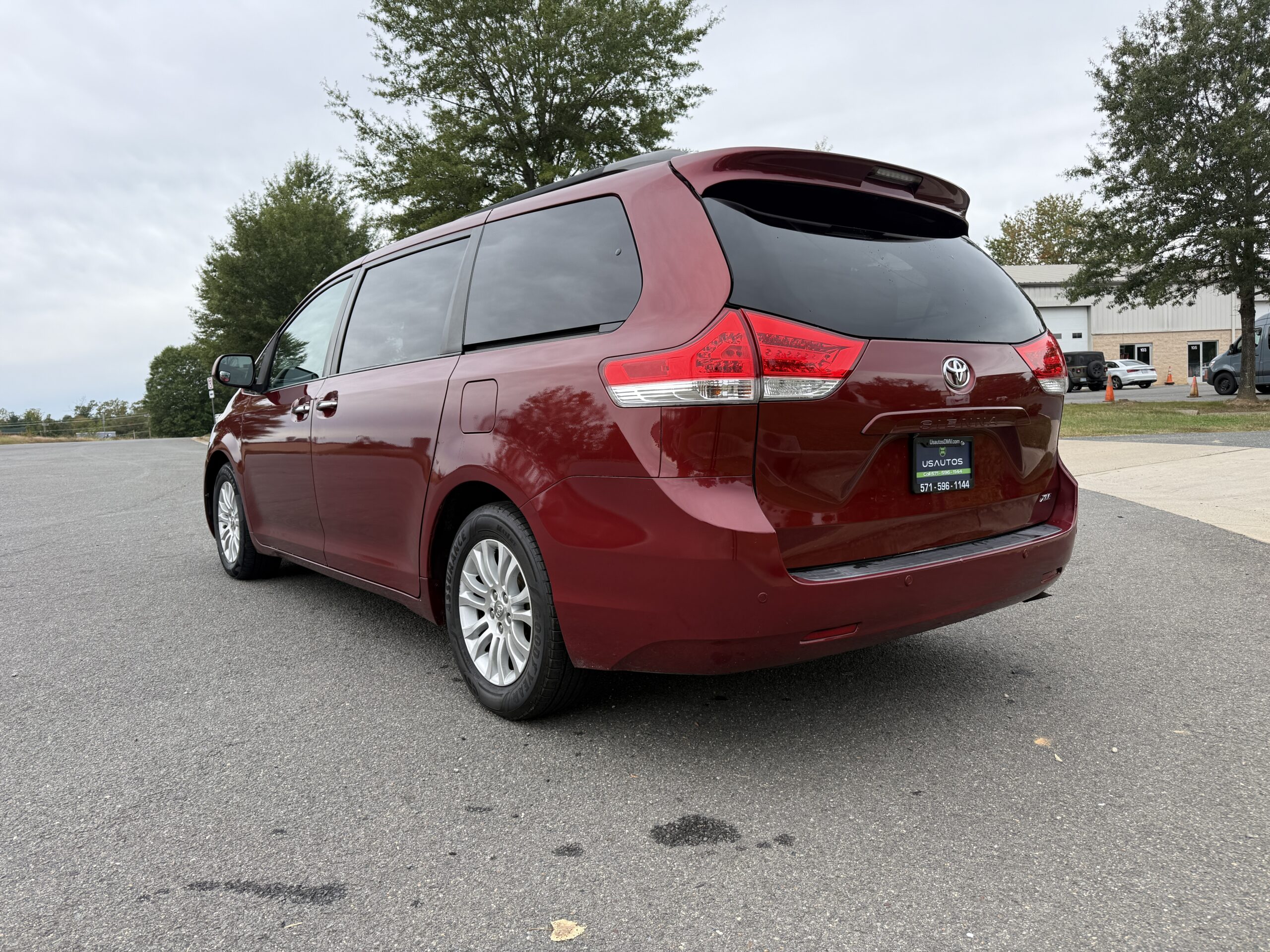 
								TOYOTA SIENNA LIMITED PREMIUM 2012 full									