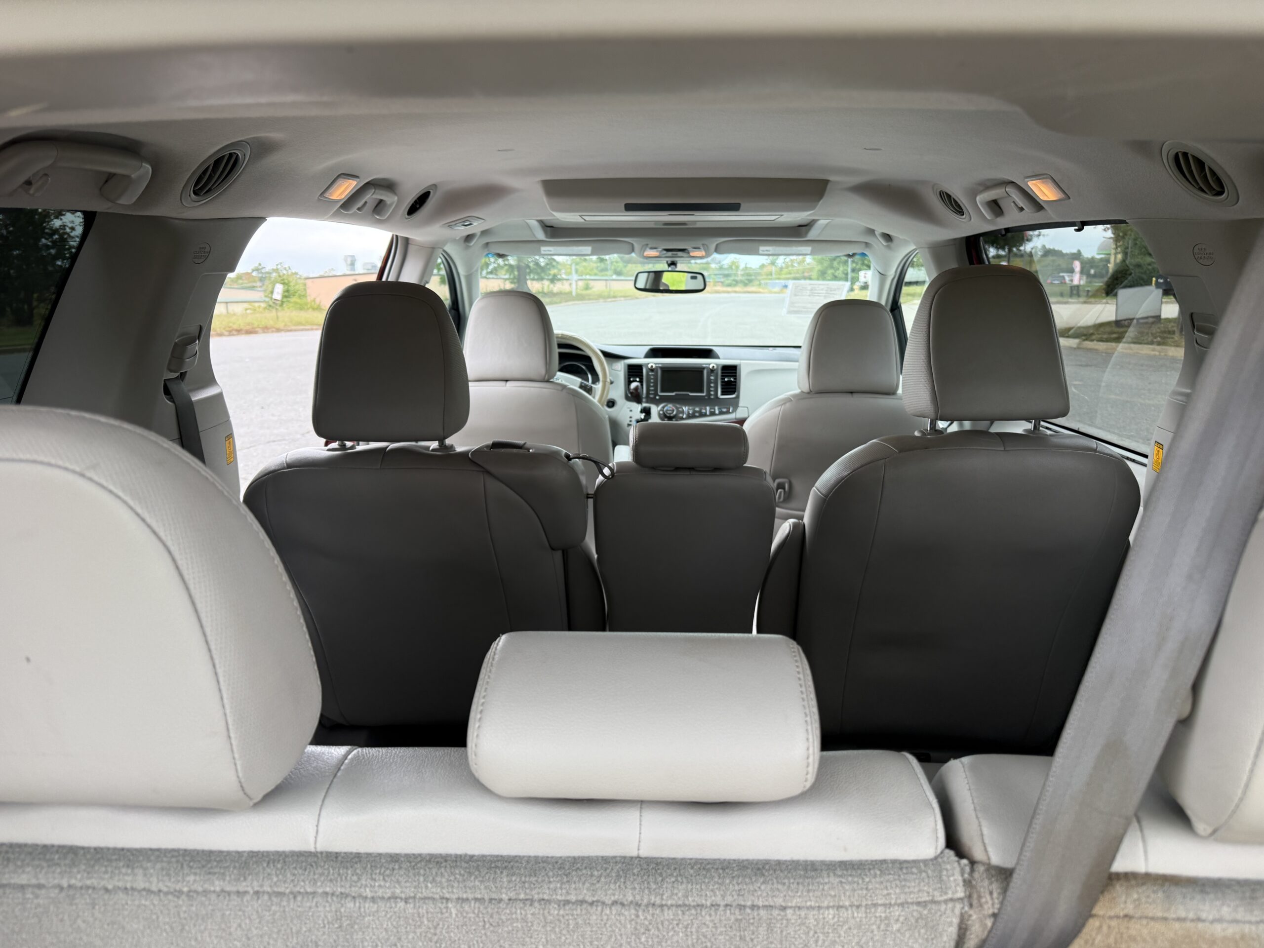 
								TOYOTA SIENNA LIMITED PREMIUM 2012 full									