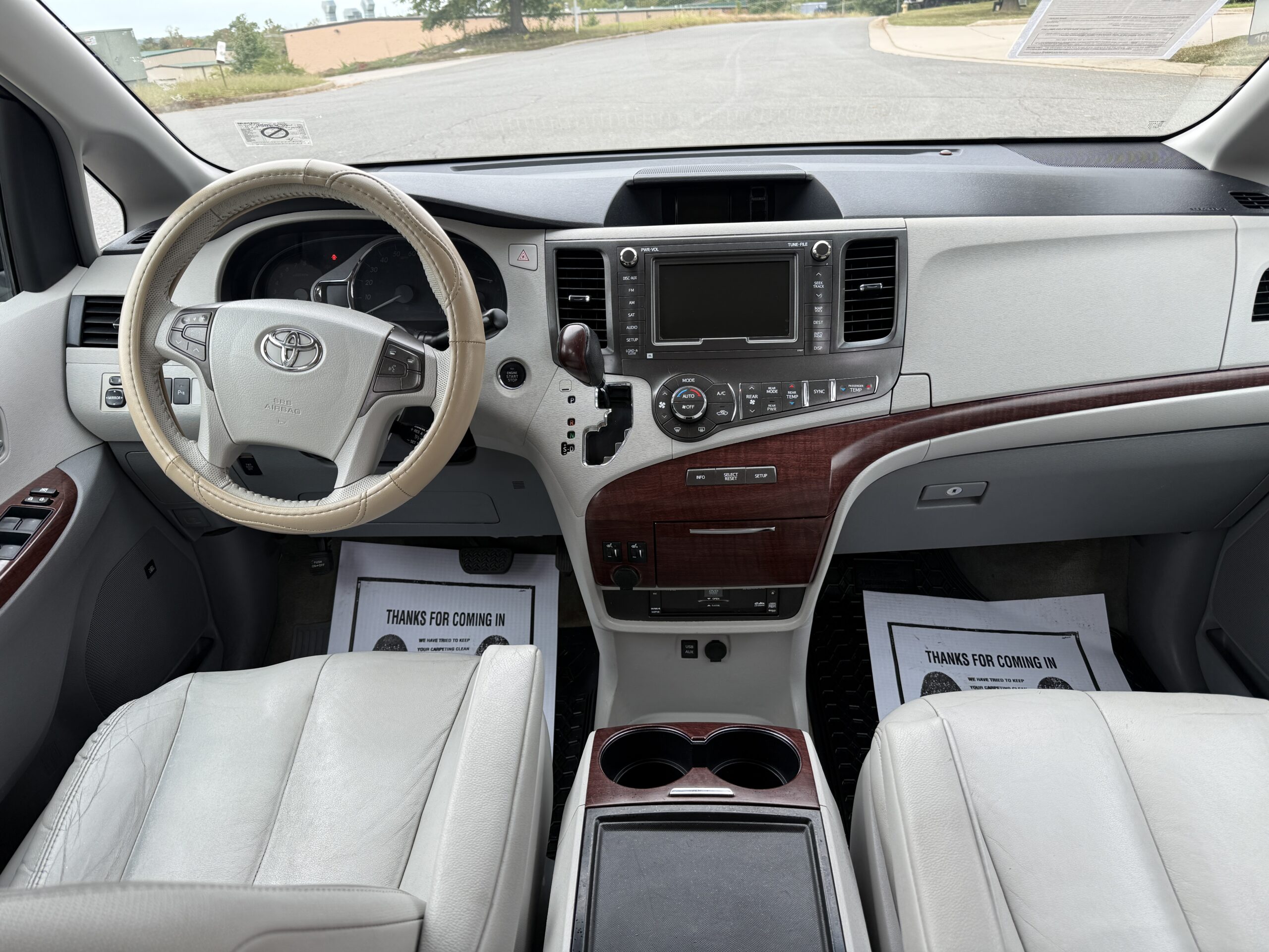 
								TOYOTA SIENNA LIMITED PREMIUM 2012 full									