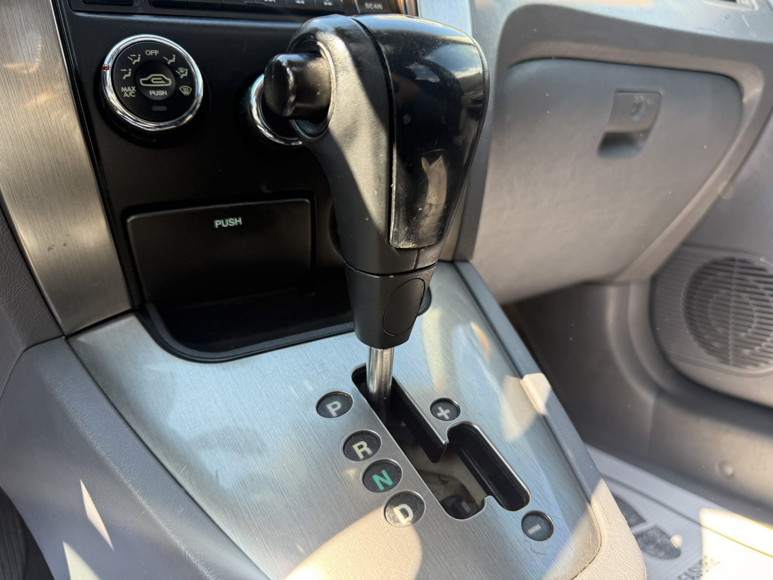 
								HYUNDAI TUCSON LX 2005 full									